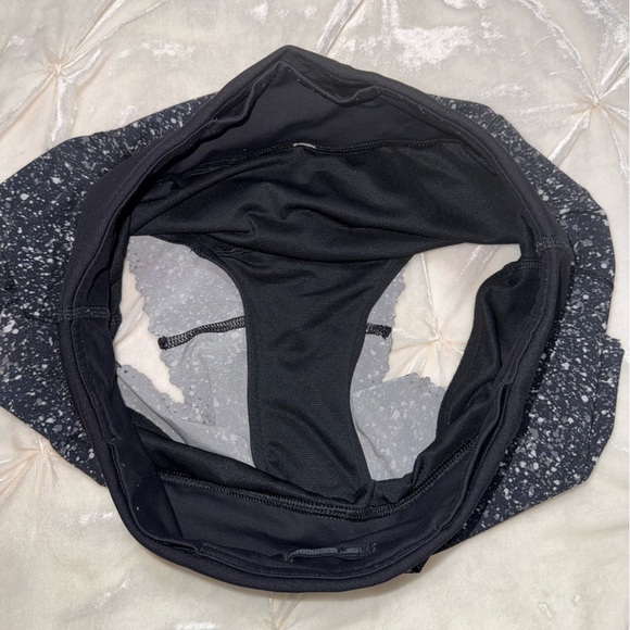 Lululemon Fast As Light Short - size 4 - 3”
Splatter White Black / Black - Picture 10 of 12